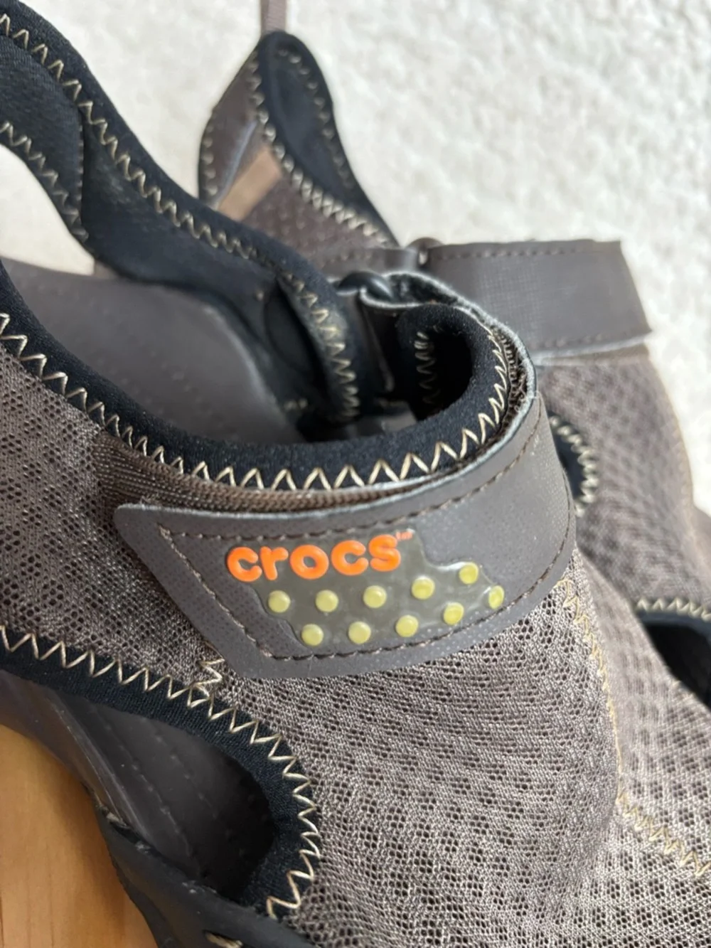 Crocs Sandals Mens 10 Brown Swiftwater Mesh Fisherman Deck Hiking Water Shoe